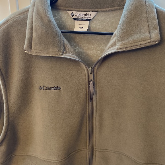 Mens Columbia Vest, XL Taupe - Picture 2 of 3